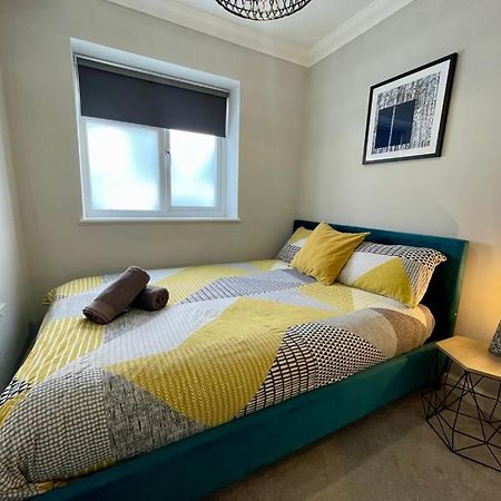 Stylish Modern Two Bedroom Apartment With Garden Cardiff Eksteriør bilde